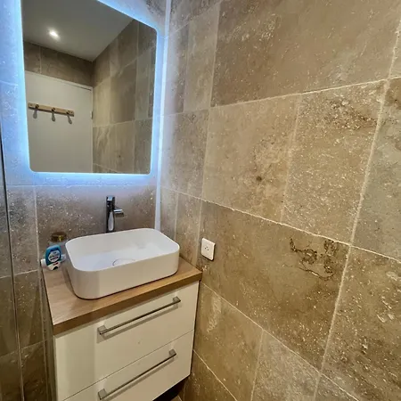 Cosy A 3 Min De La Avec Parking Prive